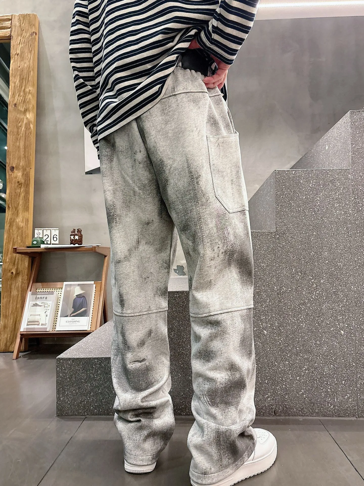 Balenciaga 🆕2026 Autumn and Winter New Arrival Casual Pants! The official website will be released simultaneously. Brand Classic LOGO casual pants, customized fabrics, excellent comfort and strong touch. Highly recognisable, perfect appearance and craftsmanship. Size:M-3XL